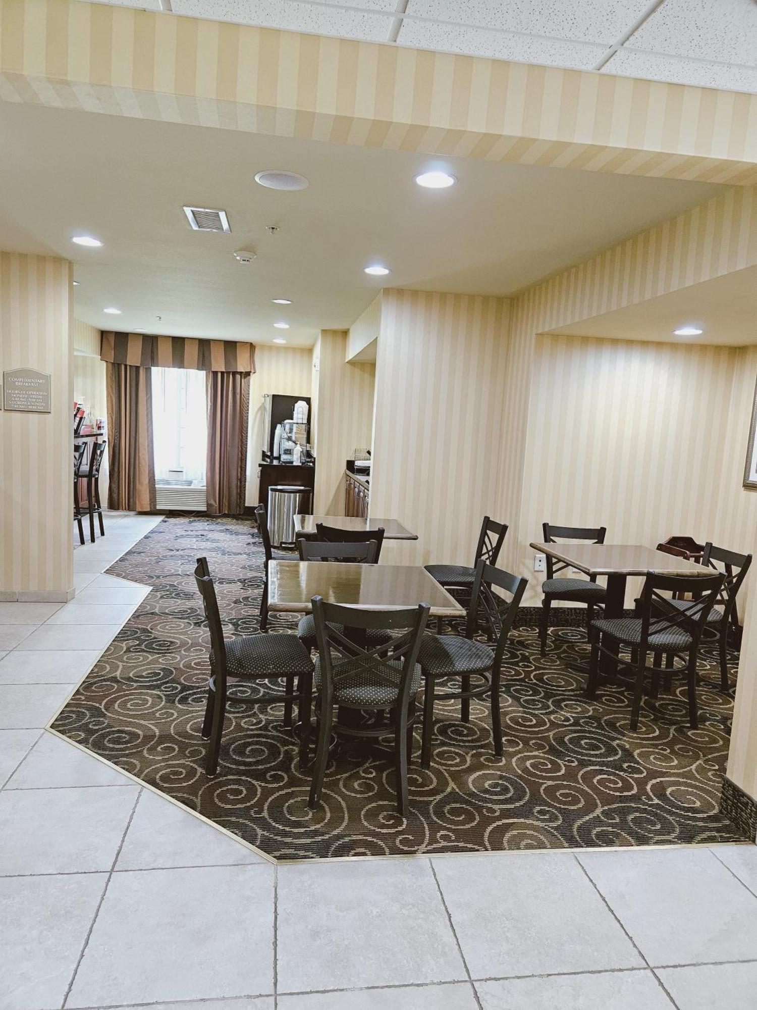 Cobblestone Inn & Suites - Bloomfield Exteriér fotografie