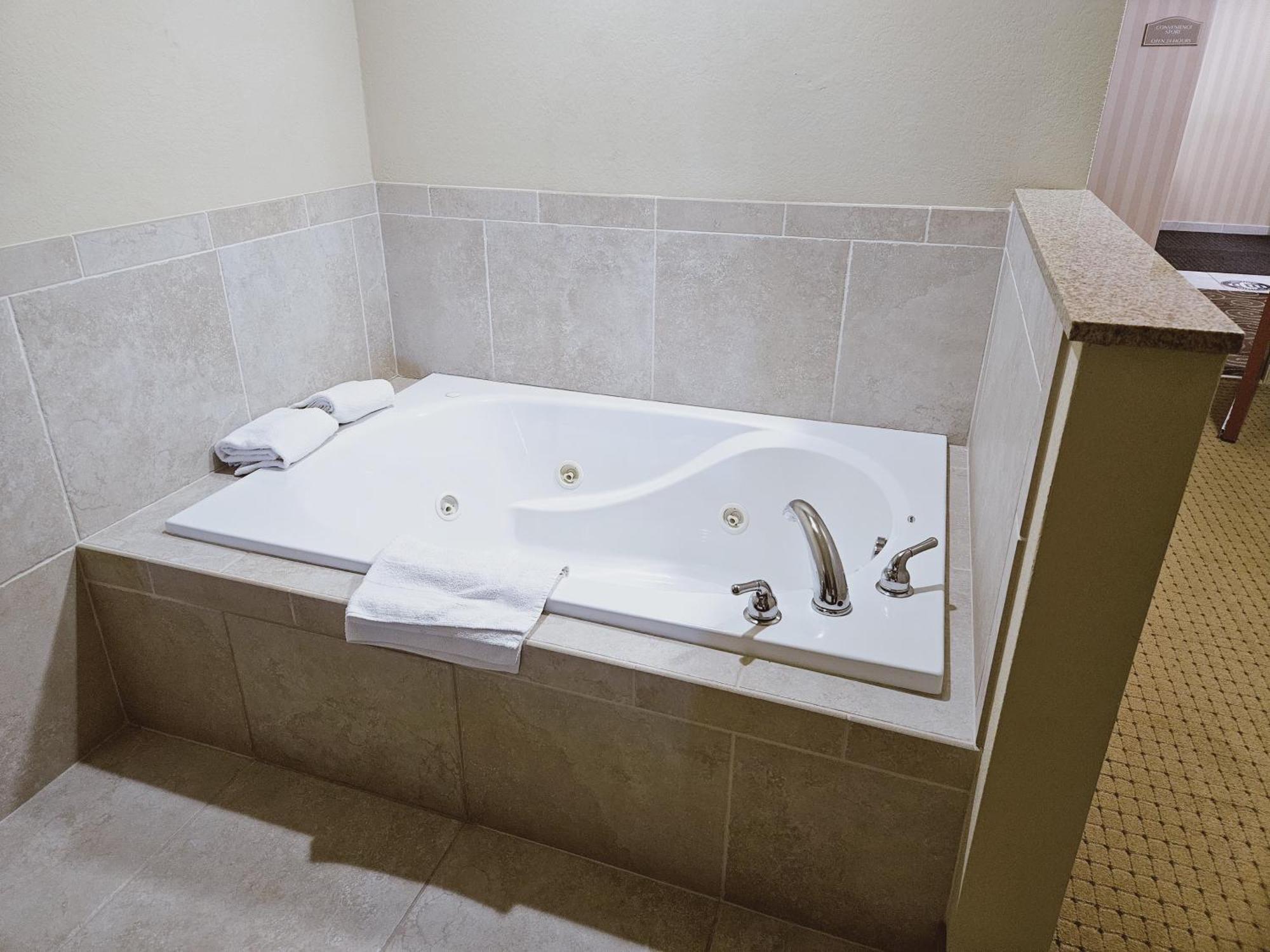 Cobblestone Inn & Suites - Bloomfield Exteriér fotografie