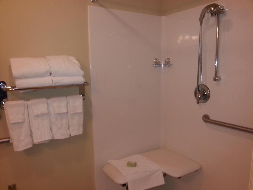 Cobblestone Inn & Suites - Bloomfield Exteriér fotografie